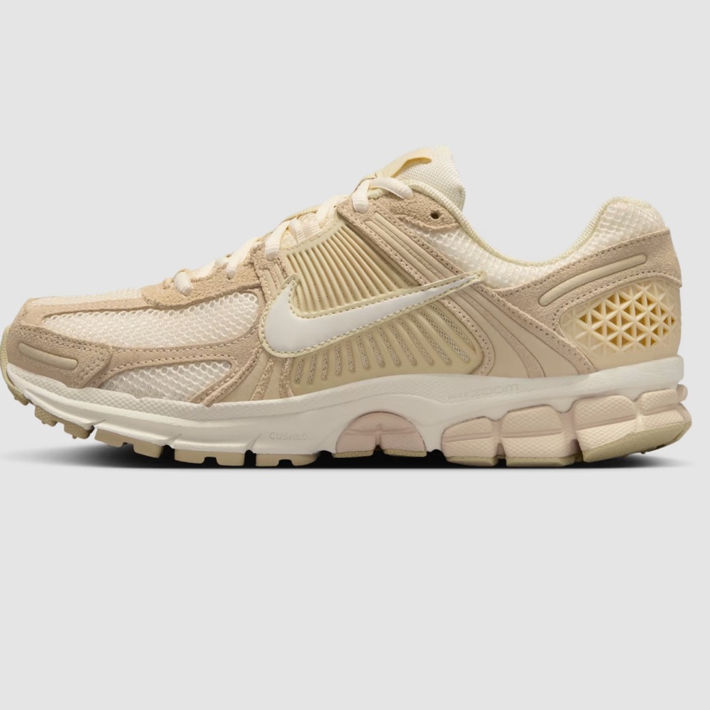 Nike Zoom Vomero 5  Beige and Cream Athletic Shoes NWT